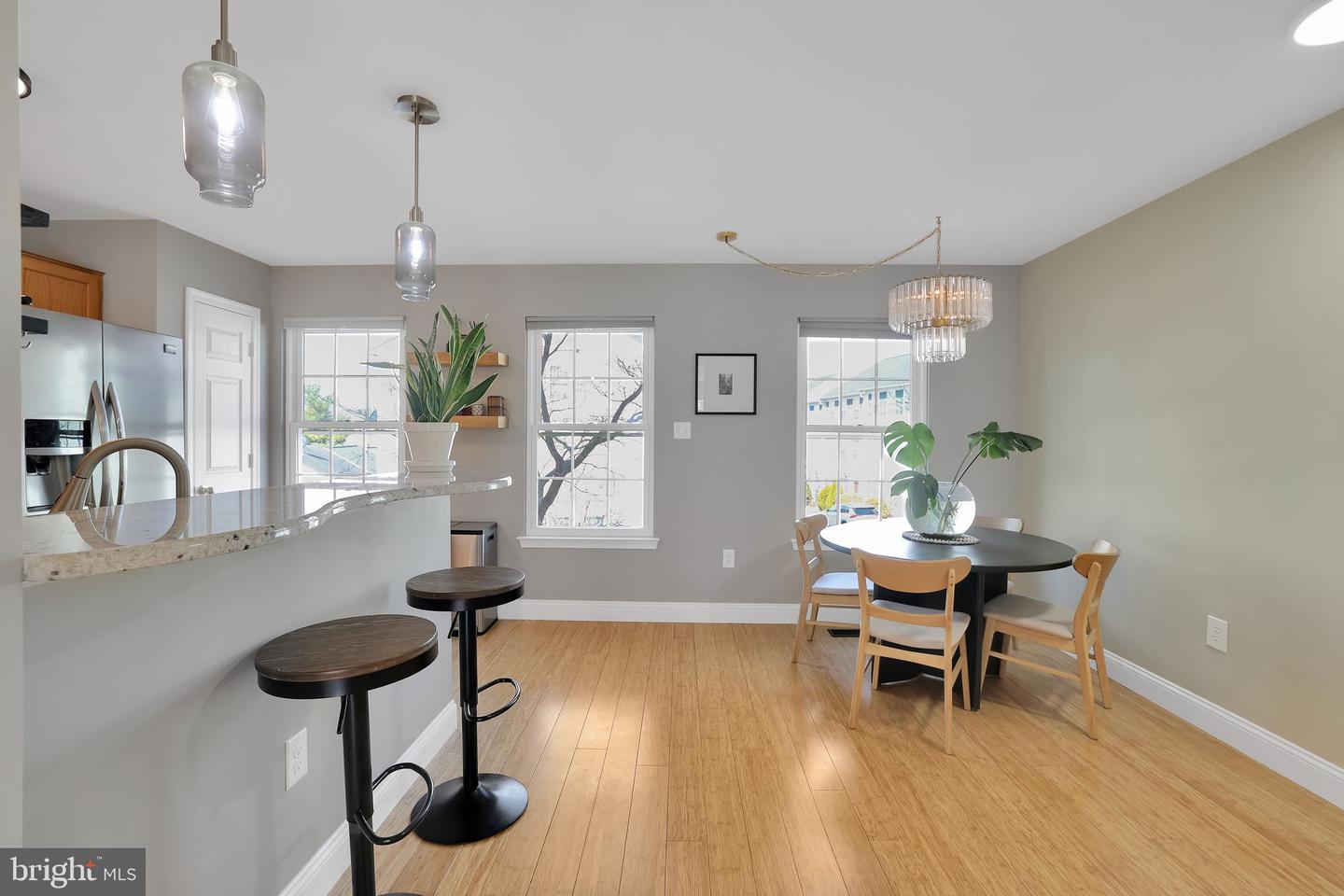 22952 Regent Ter
