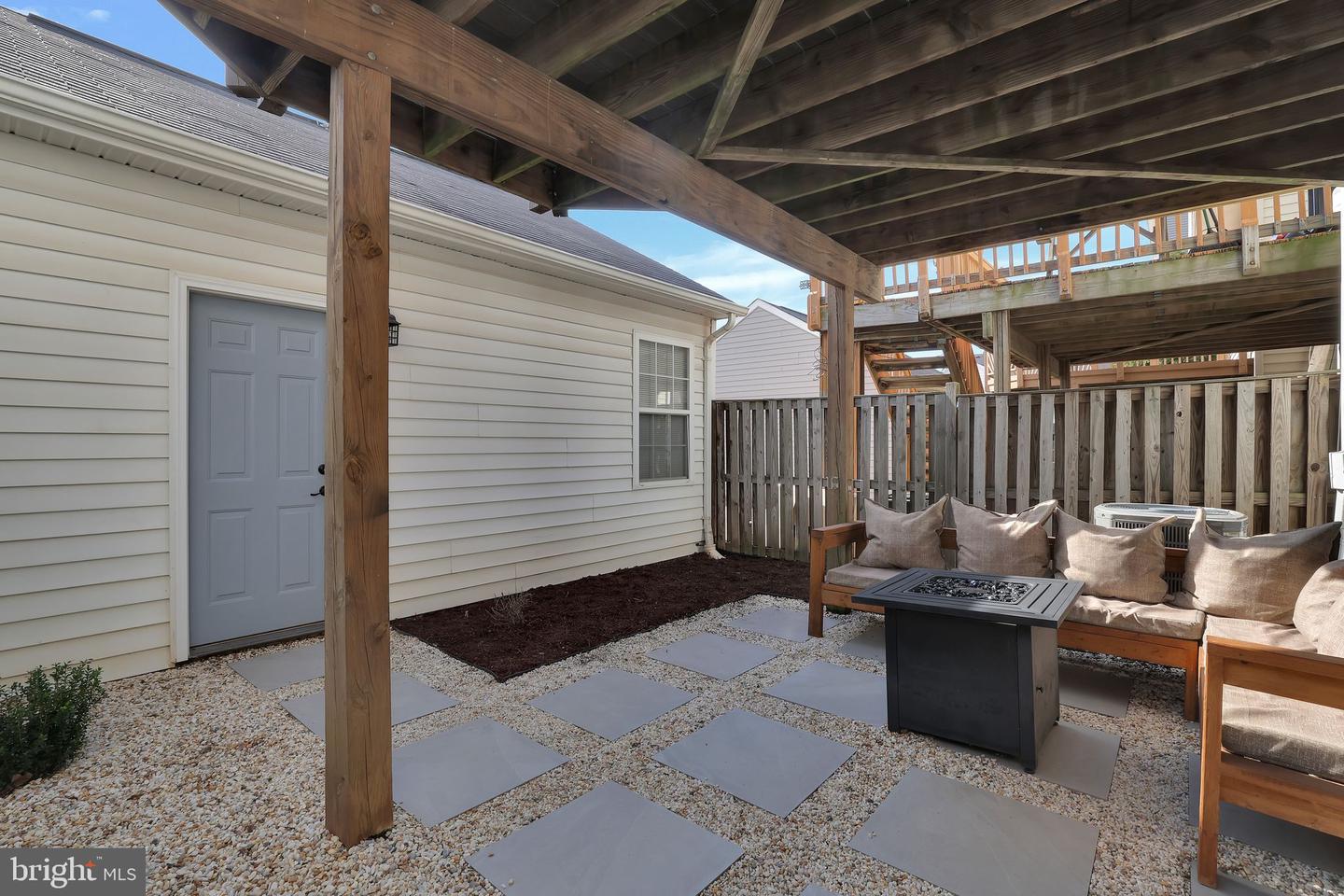 22952 Regent Ter
