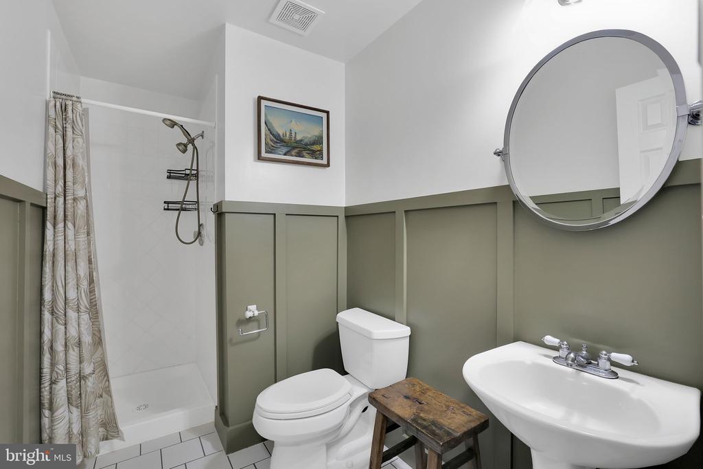22952 Regent Ter