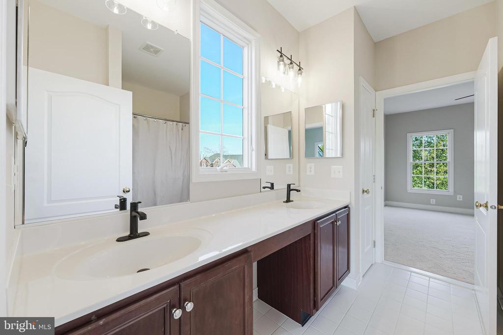 17937 MANASSAS GAP COURT