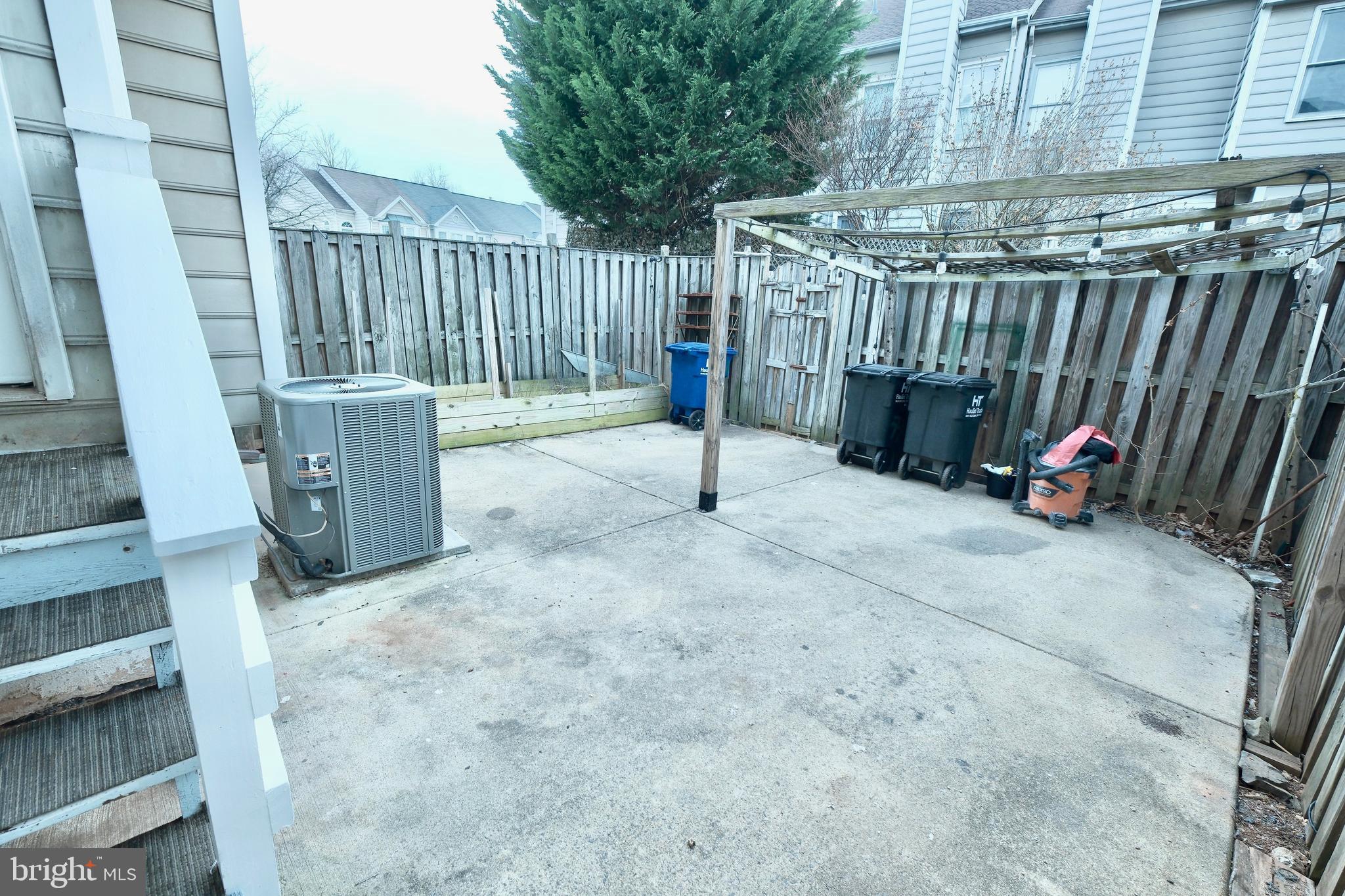 21871 BROADLEAF SQ