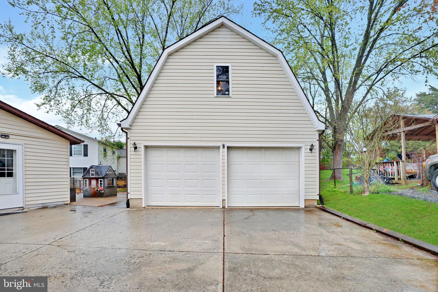 406 W Beech Rd