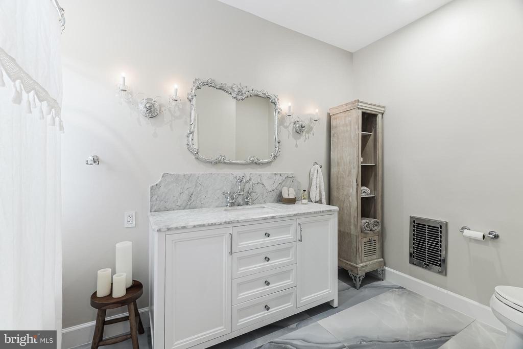 43207 CEDAR GLEN TERRACE