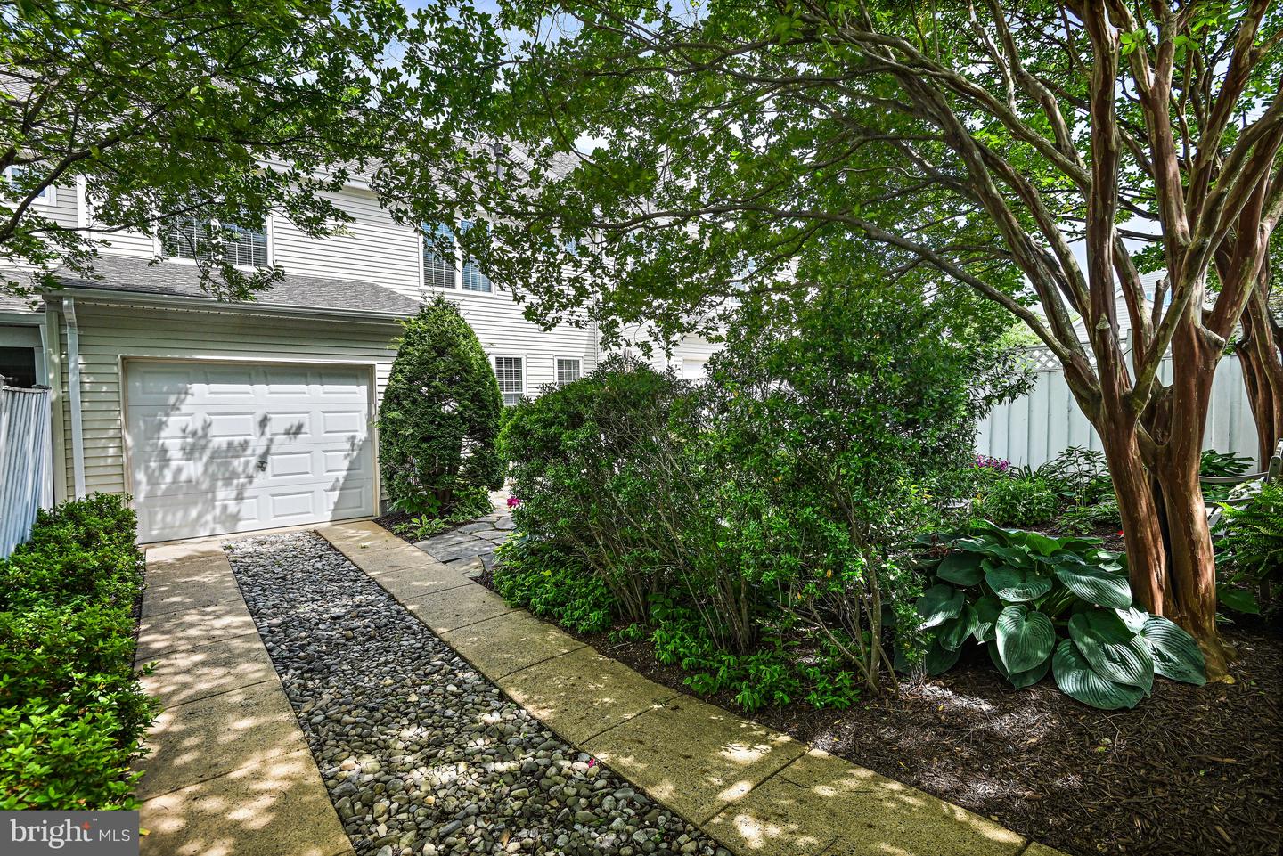 20337 Charter Oak Dr