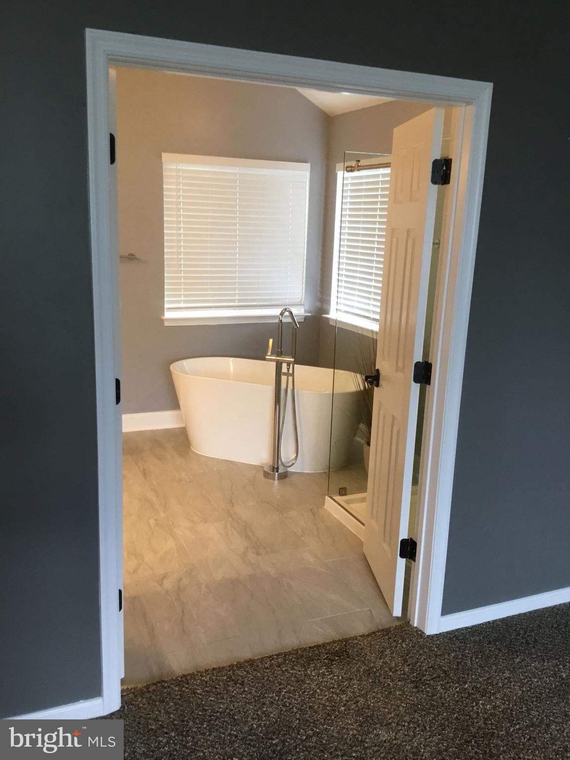 302 RIDING TRAIL COURT NW