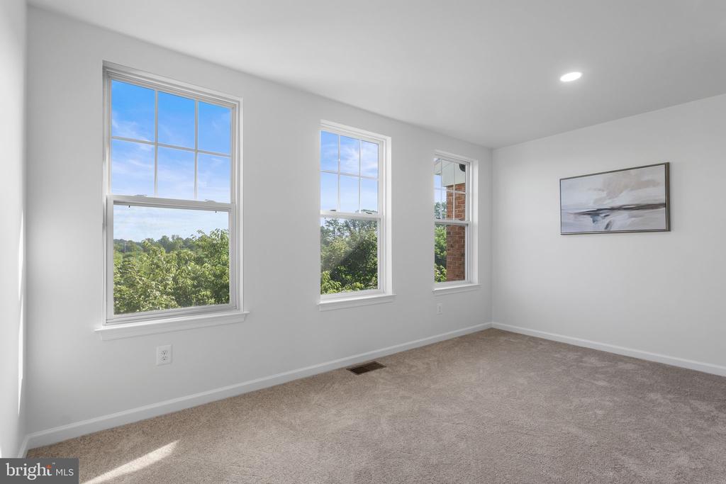 43915 EASTGATE VIEW DRIVE
