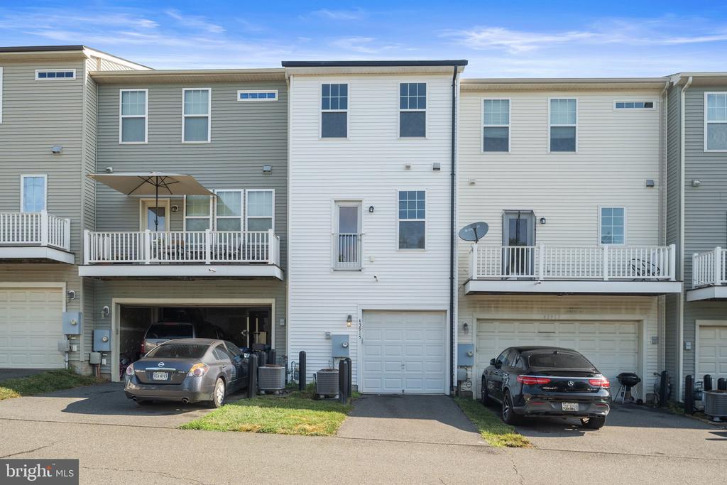 43915 EASTGATE VIEW DRIVE