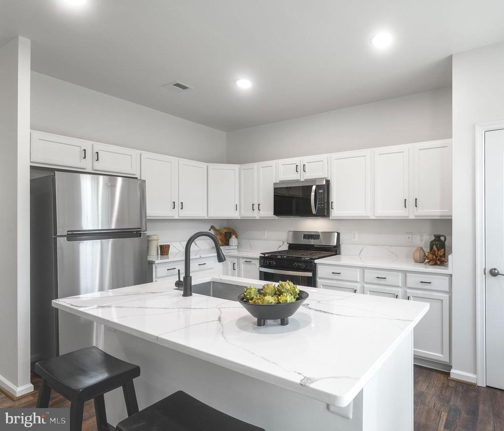 43915 EASTGATE VIEW DRIVE