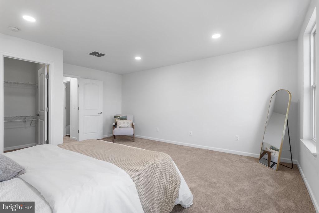 43915 EASTGATE VIEW DRIVE