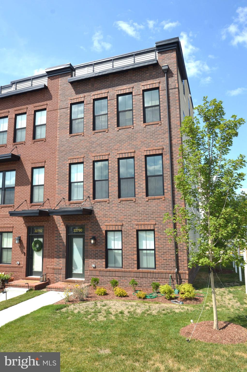 22790 TAWNY PINE SQUARE