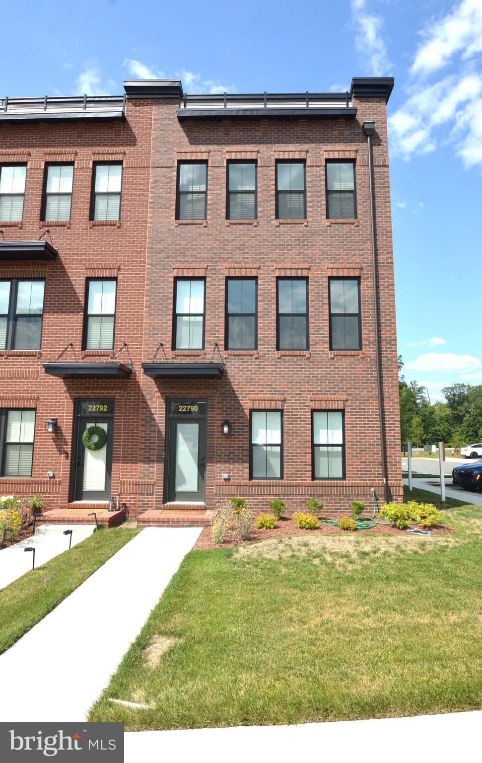 22790 TAWNY PINE SQUARE