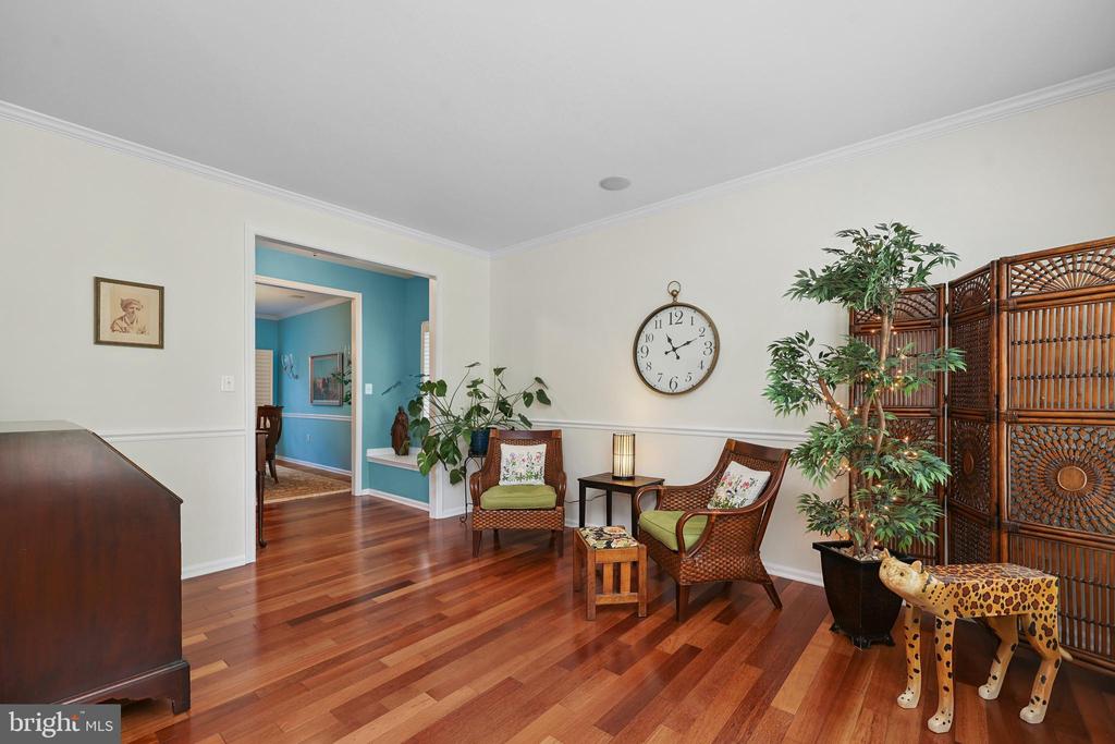 802 CASLA COURT SE