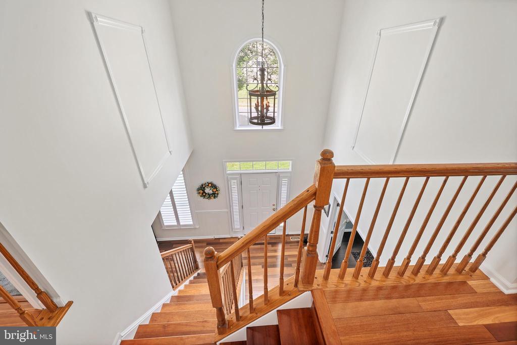802 CASLA COURT SE