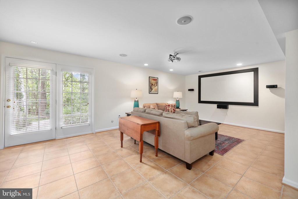 802 CASLA COURT SE