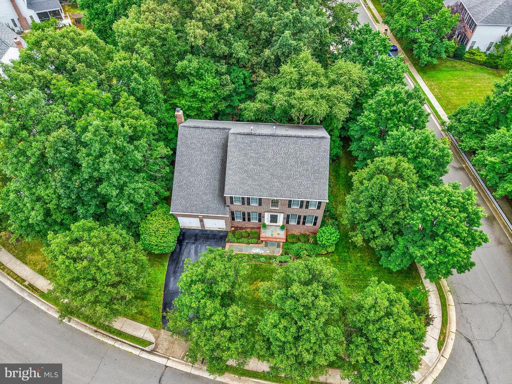 802 CASLA COURT SE