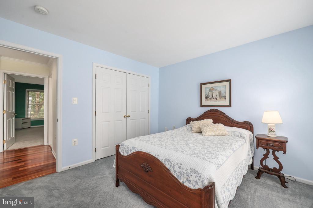 802 CASLA COURT SE