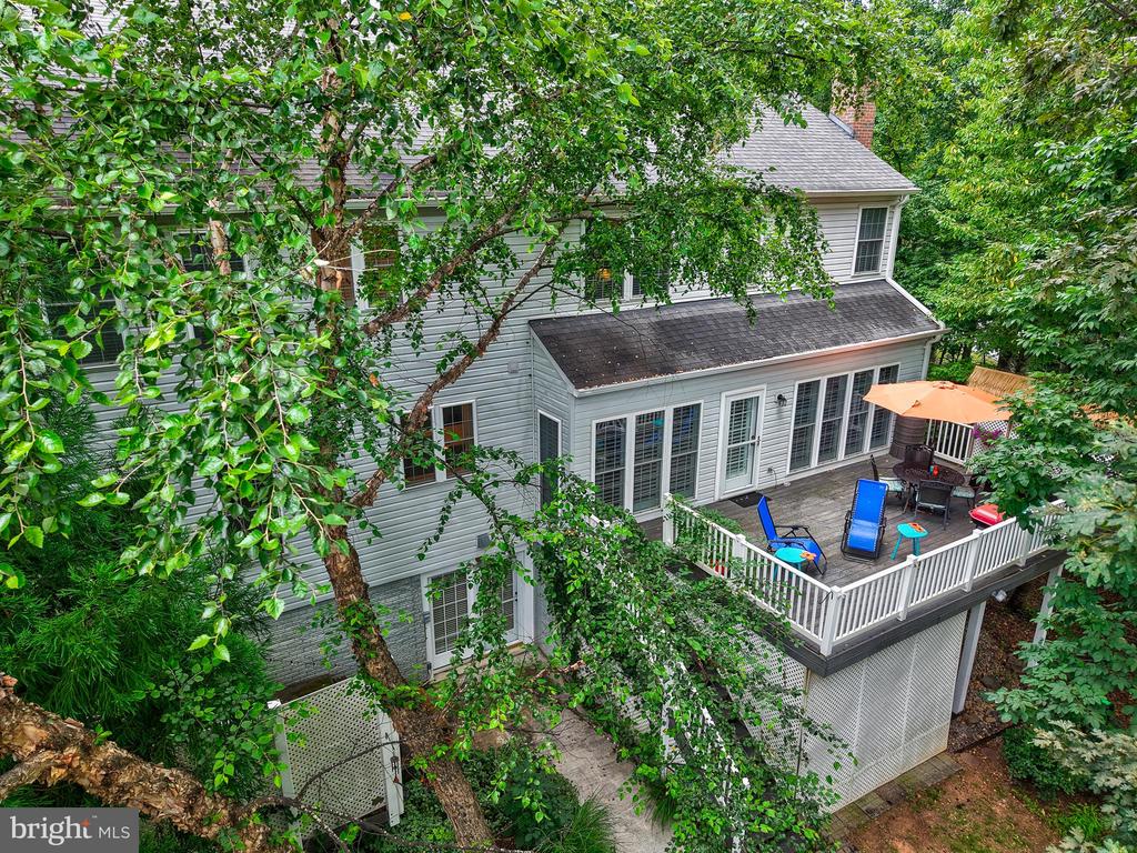 802 CASLA COURT SE