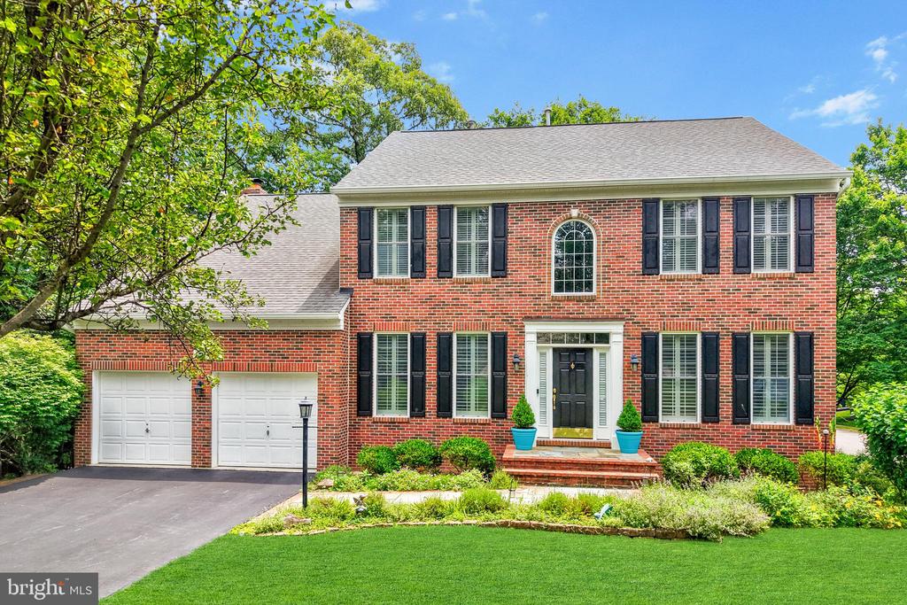802 CASLA COURT SE