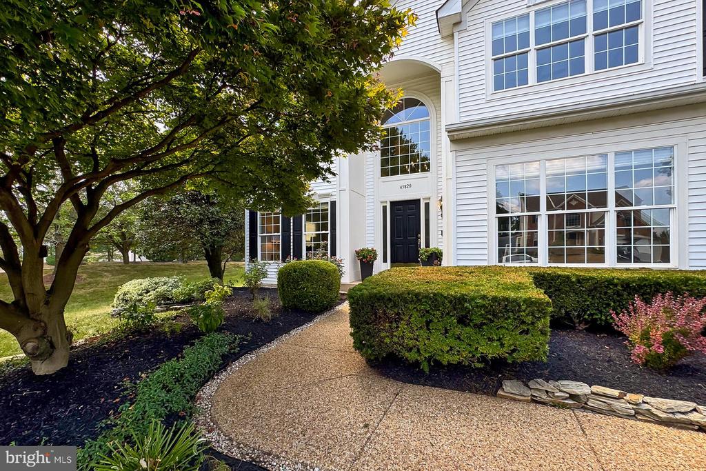 43820 LAUREL RIDGE DRIVE