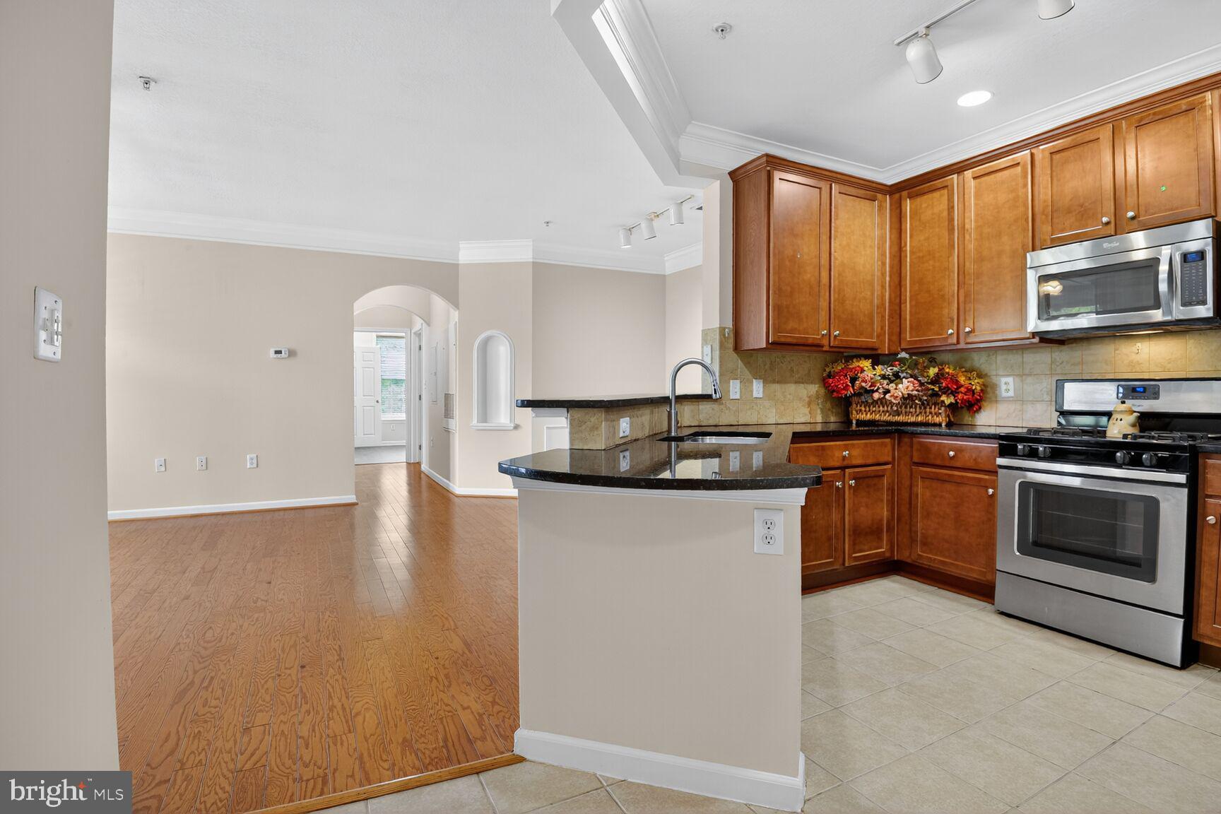 503 SUNSET VIEW TERRACE SE 208