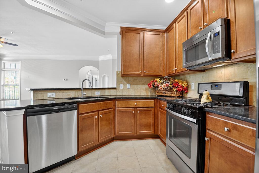 503 SUNSET VIEW TERRACE SE 208