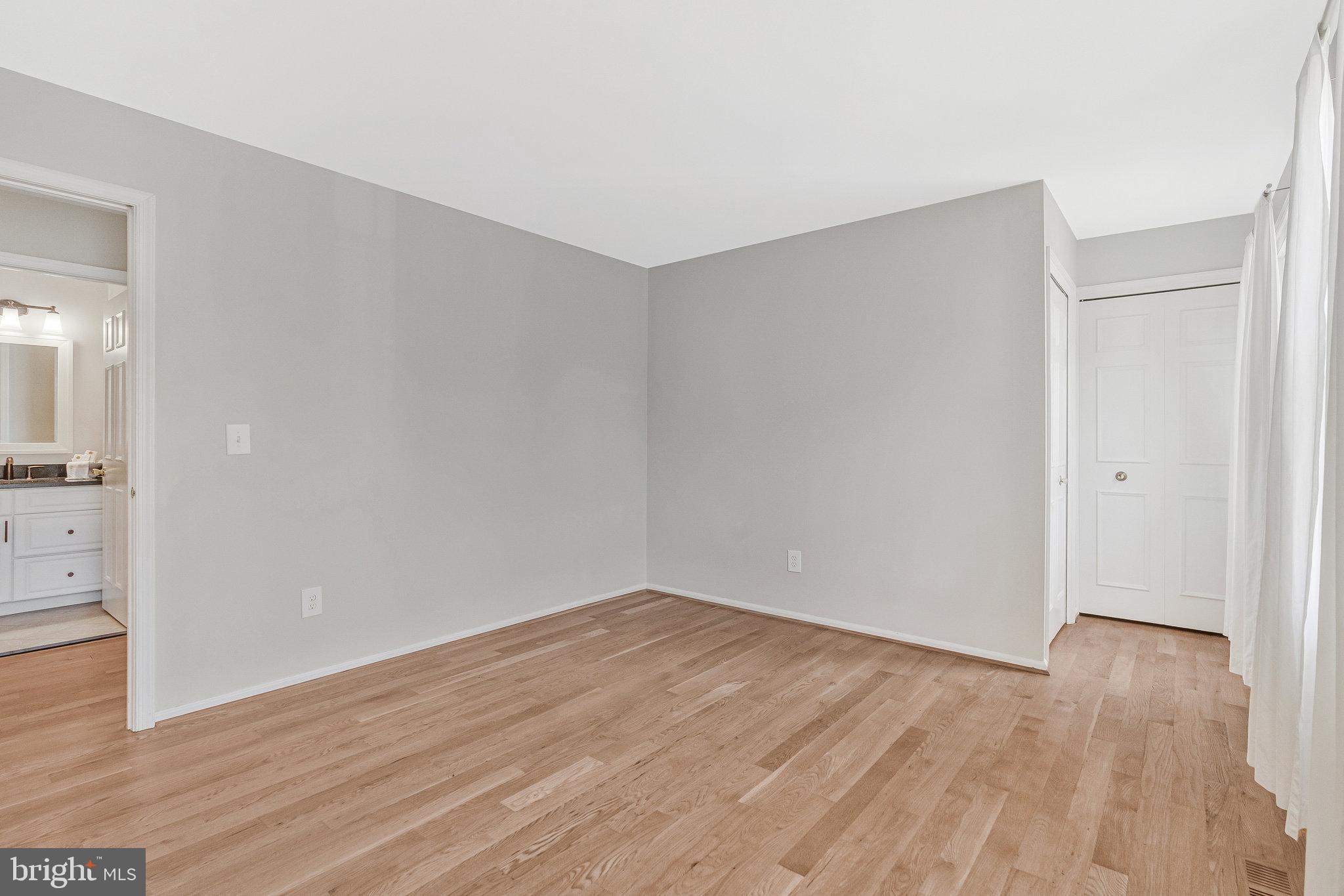 7 S LOWERY COURT