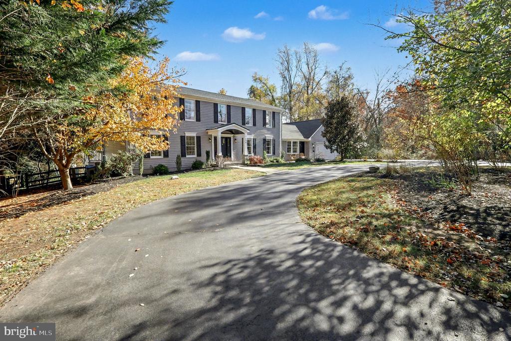 130 LAKELAND DRIVE
