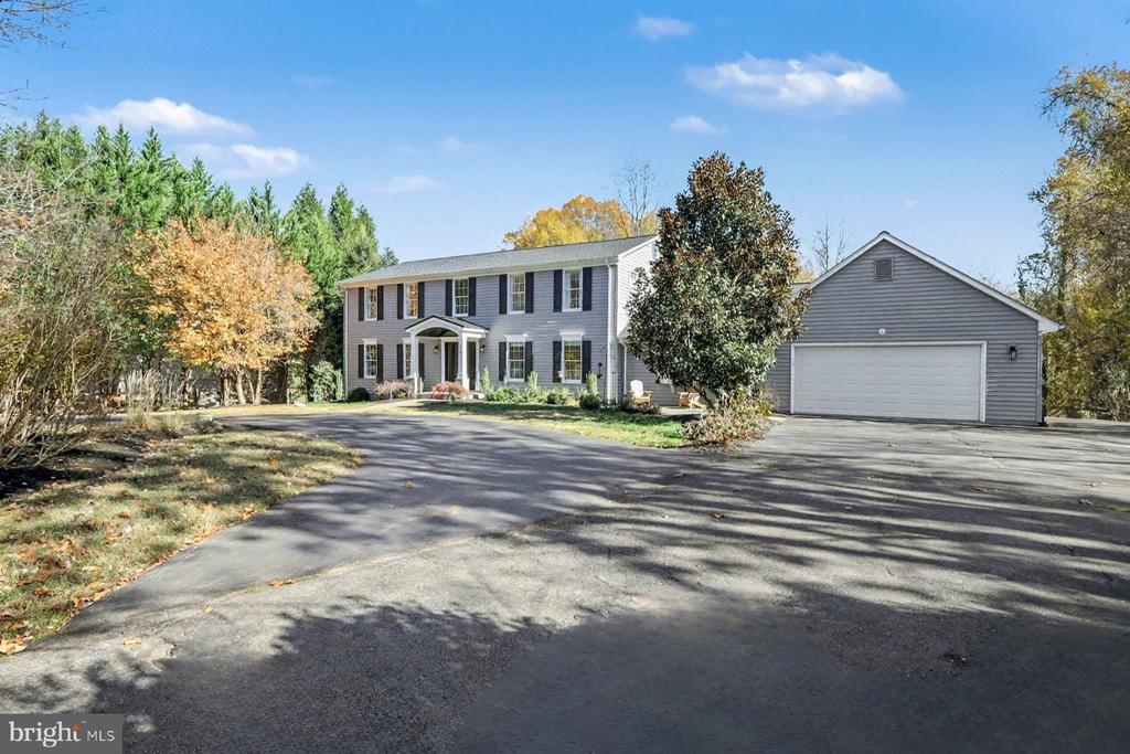 130 LAKELAND DRIVE