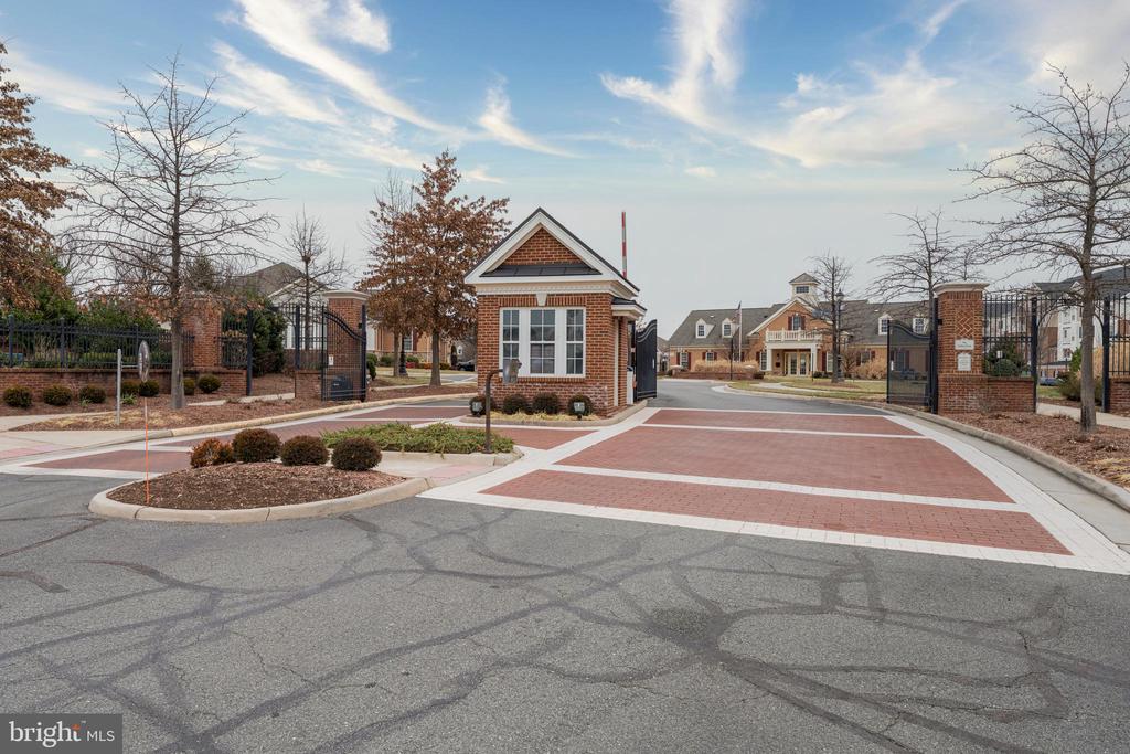 20981 ROCKY KNOLL SQUARE 301