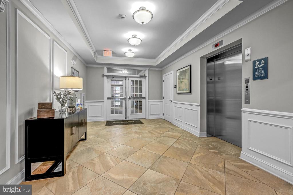 20981 ROCKY KNOLL SQUARE 301