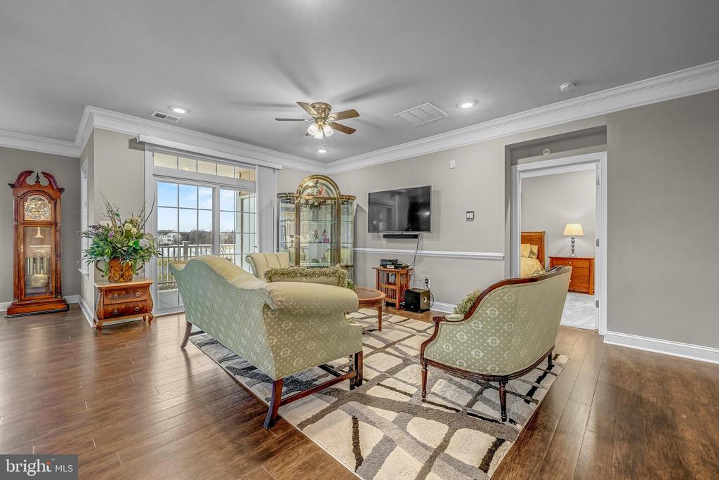 20981 ROCKY KNOLL SQUARE 301