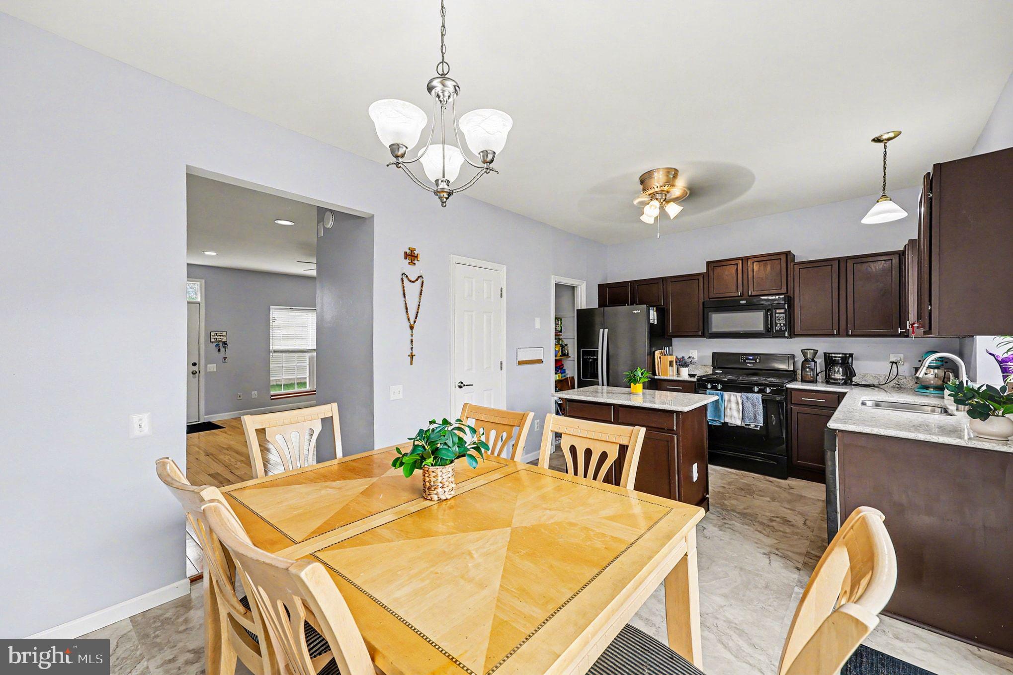 122 CARNABY WAY NE