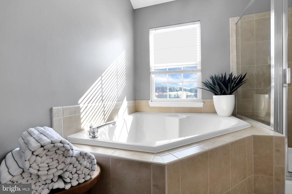303 BAISH DRIVE SE