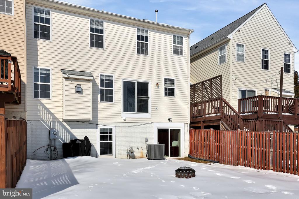 303 BAISH DRIVE SE