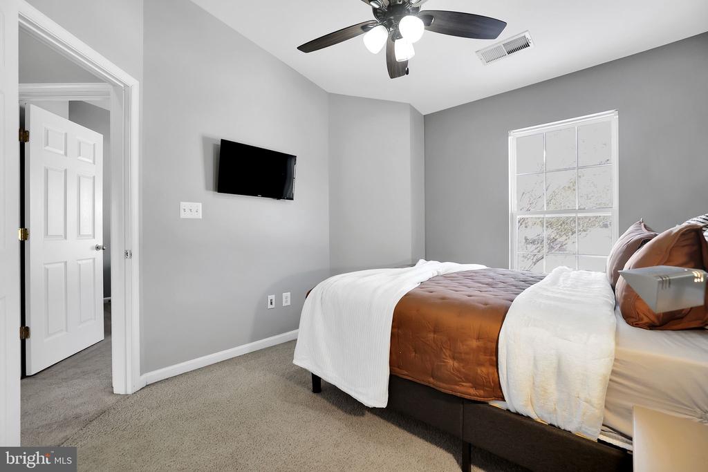 303 BAISH DRIVE SE