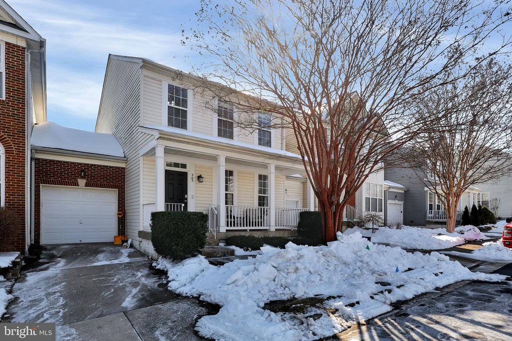 303 BAISH DRIVE SE