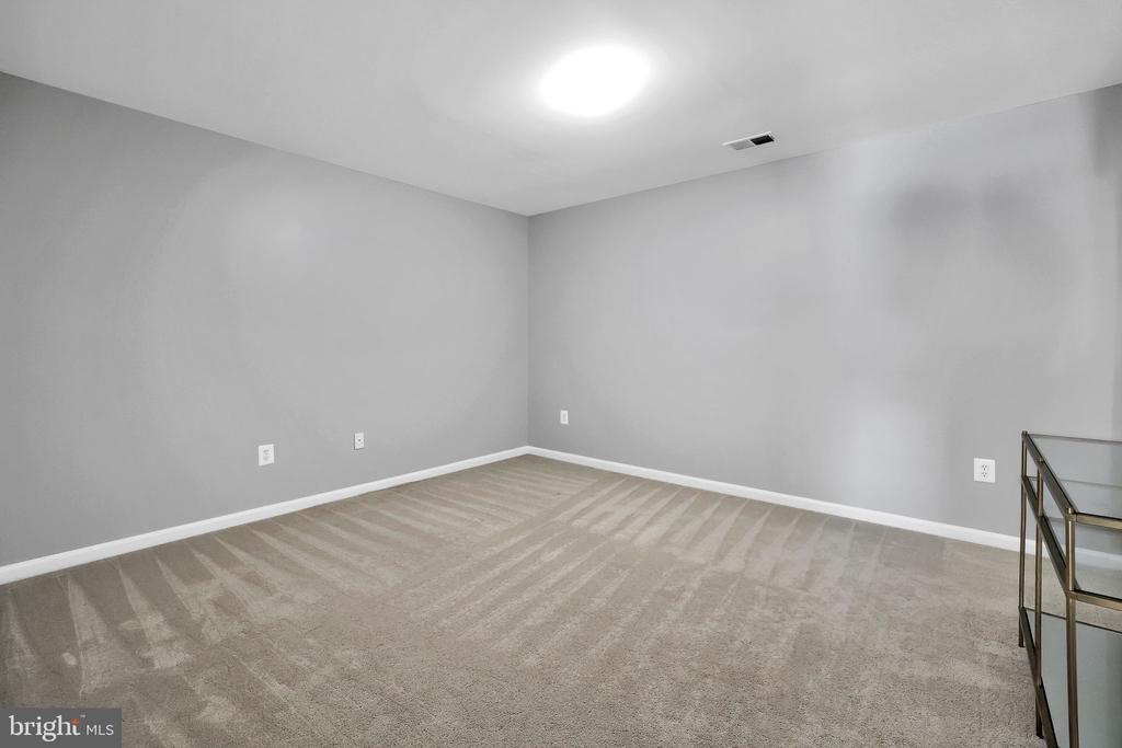 303 BAISH DRIVE SE