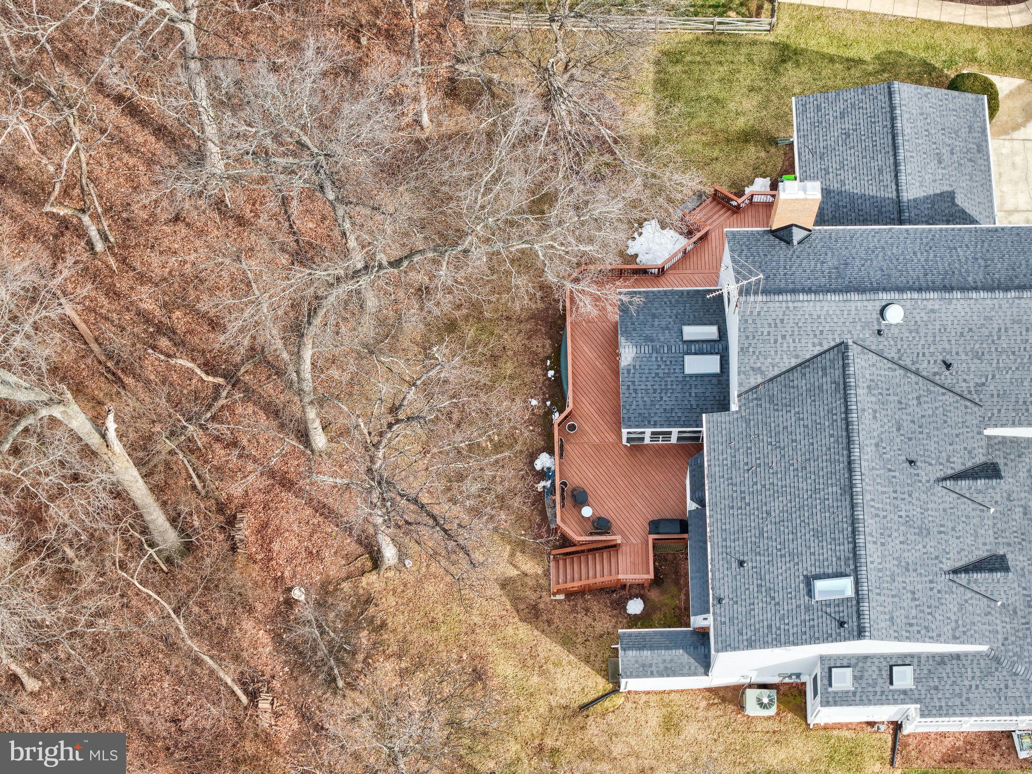 34 LIPSCOMB COURT