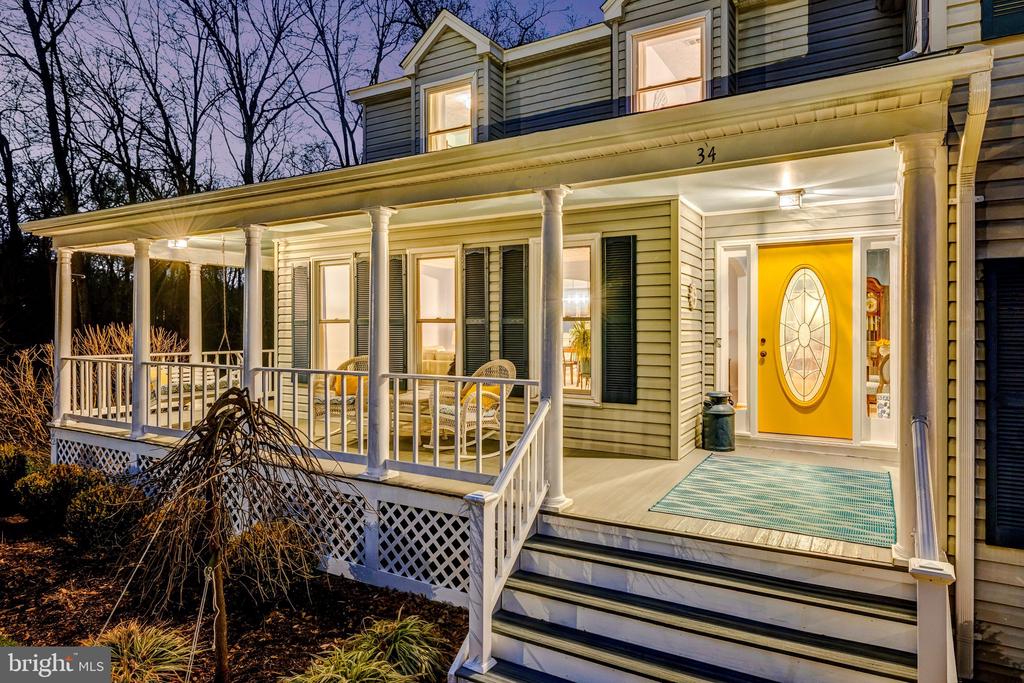 34 LIPSCOMB COURT