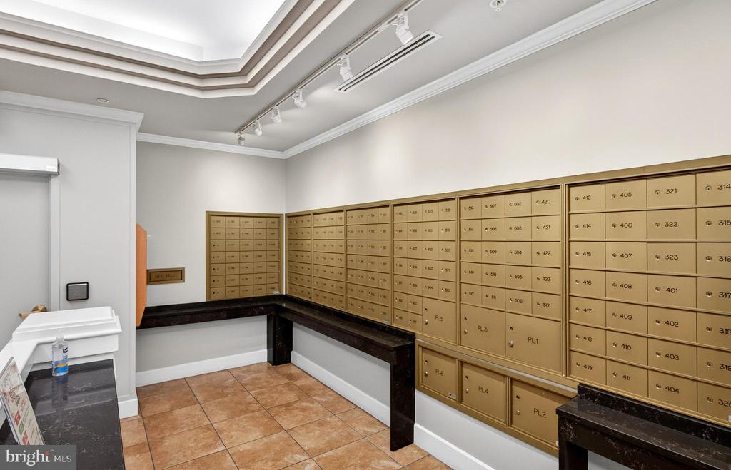 19355 CYPRESS RIDGE TERRACE Unit: 1122