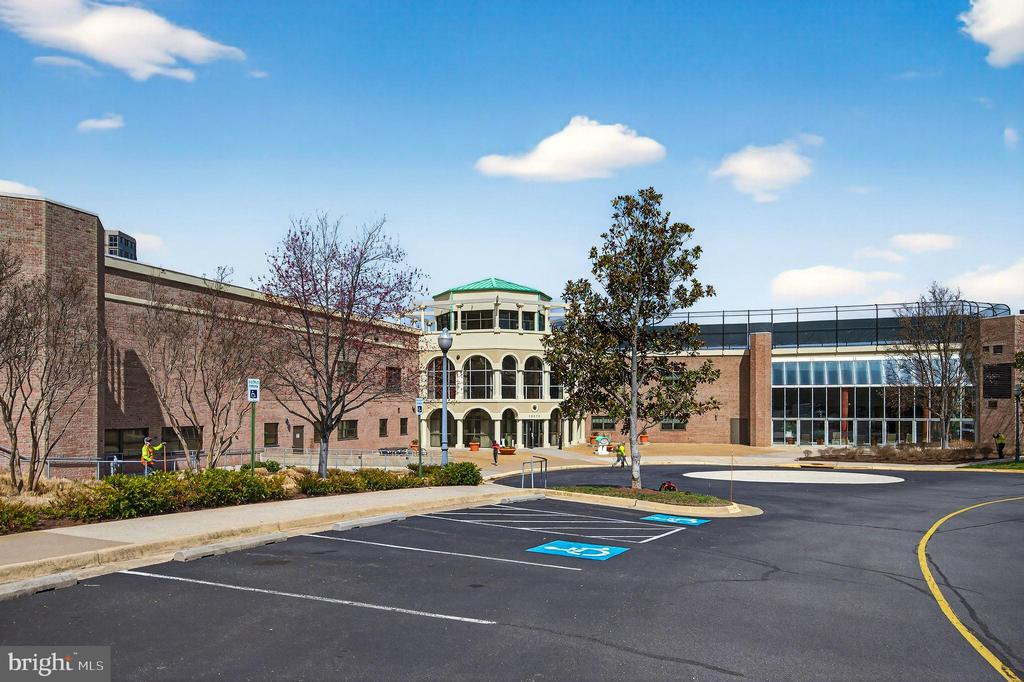 19355 CYPRESS RIDGE TERRACE Unit: 1122