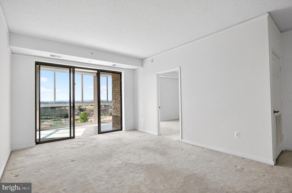19355 CYPRESS RIDGE TERRACE Unit: 1122