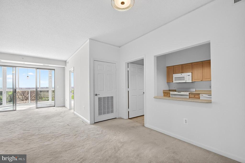 19355 CYPRESS RIDGE TERRACE Unit: 1122