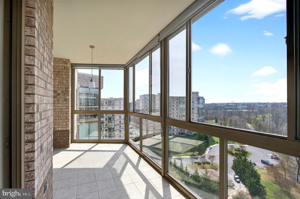 19355 CYPRESS RIDGE TERRACE Unit: 1122
