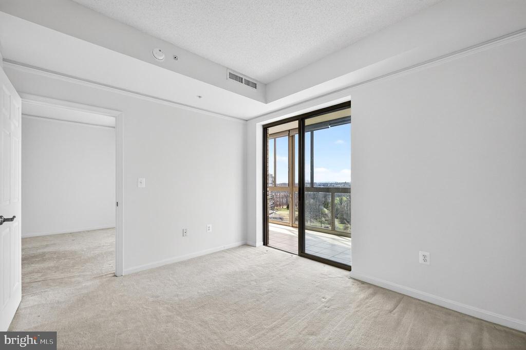 19355 CYPRESS RIDGE TERRACE Unit: 1122