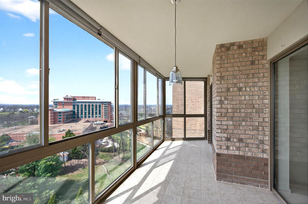 19355 CYPRESS RIDGE TERRACE Unit: 1122