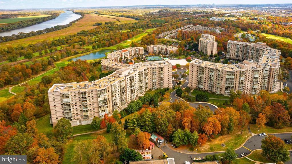 19355 CYPRESS RIDGE TERRACE Unit: 1122