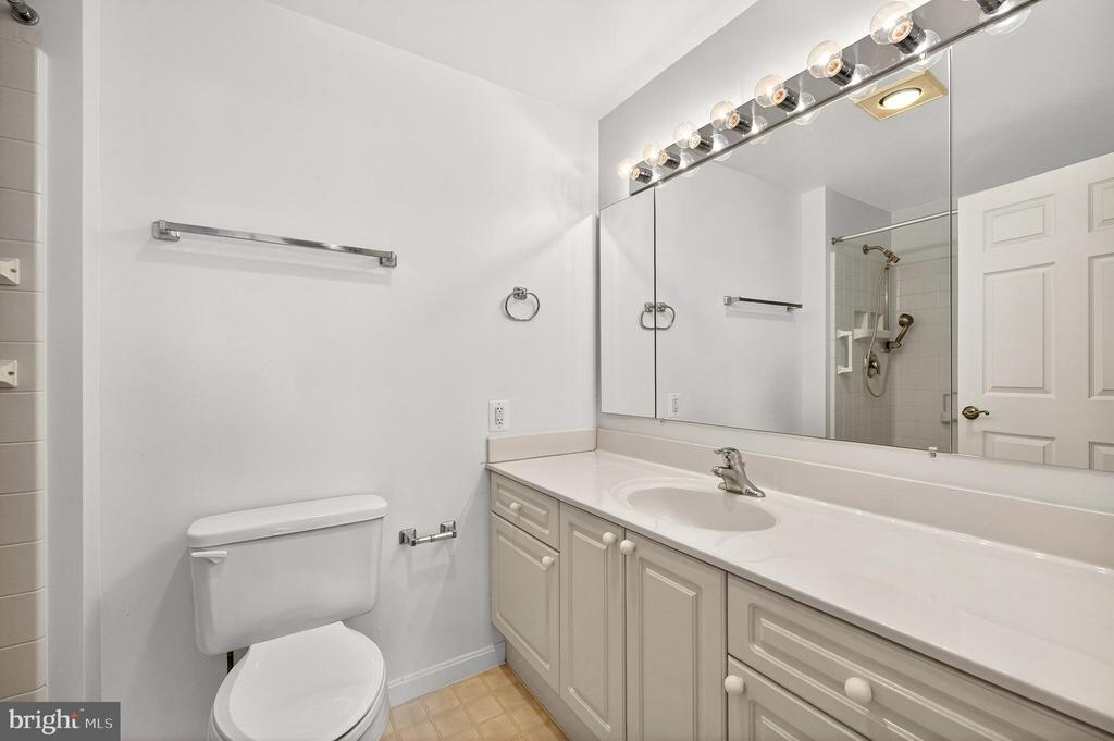 19355 CYPRESS RIDGE TERRACE Unit: 1122
