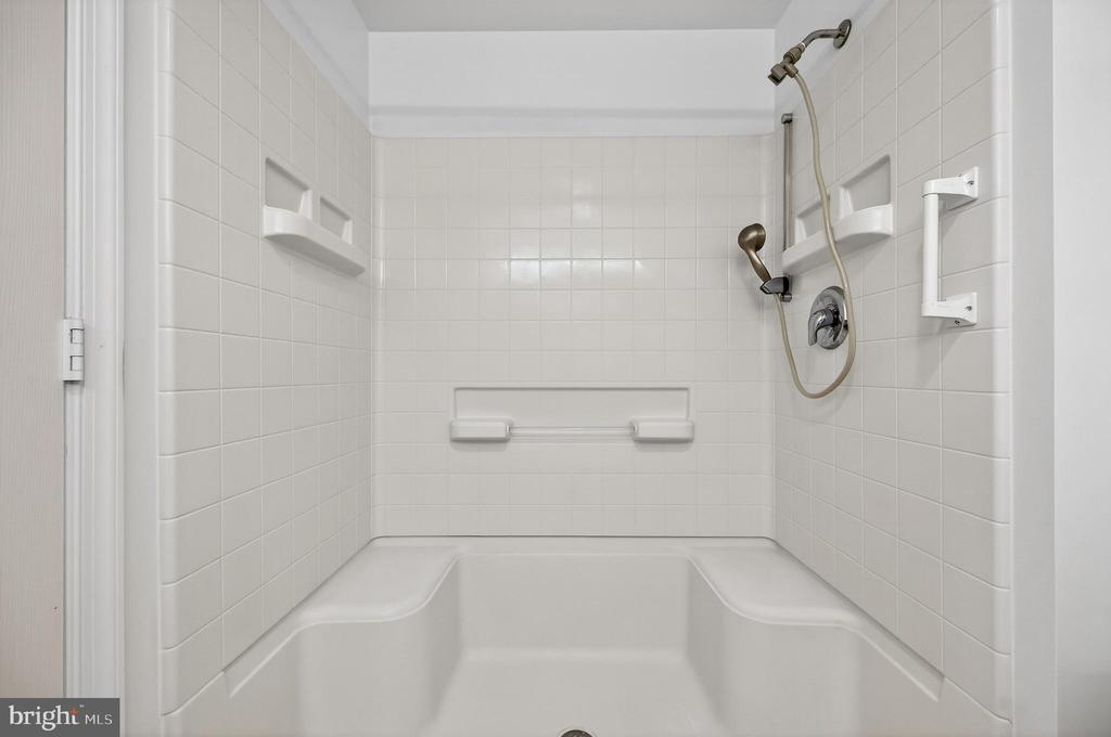 19355 CYPRESS RIDGE TERRACE Unit: 1122