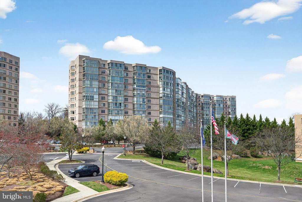 19355 CYPRESS RIDGE TERRACE Unit: 1122
